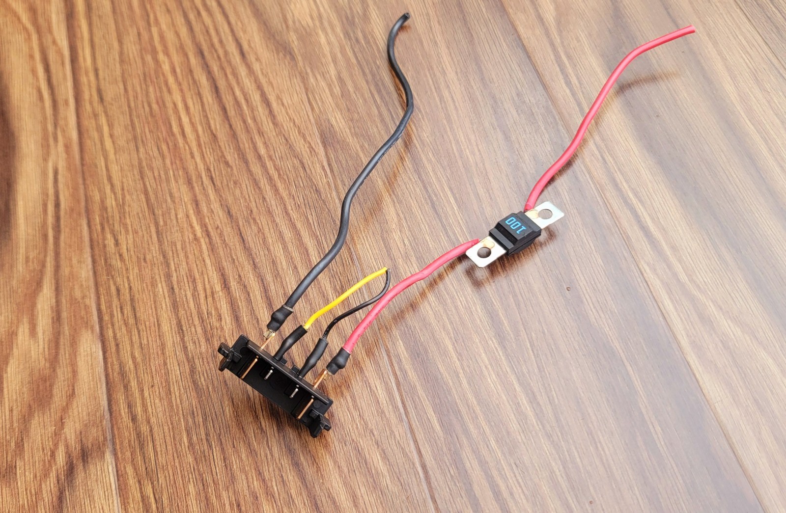DeWalt BATTERY TERMINAL & FUSE FOR 20v TOOLS