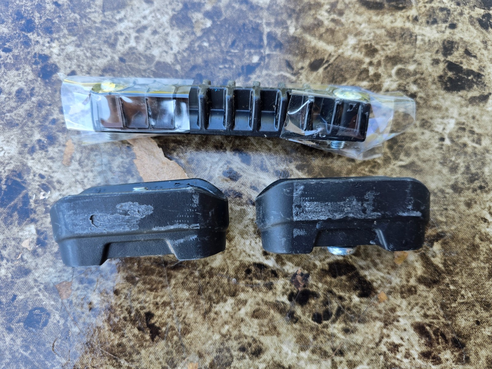 Husqvarna PW2300 Pressure Washer – OEM Replacement Parts Rubber Frame Leg / Feet