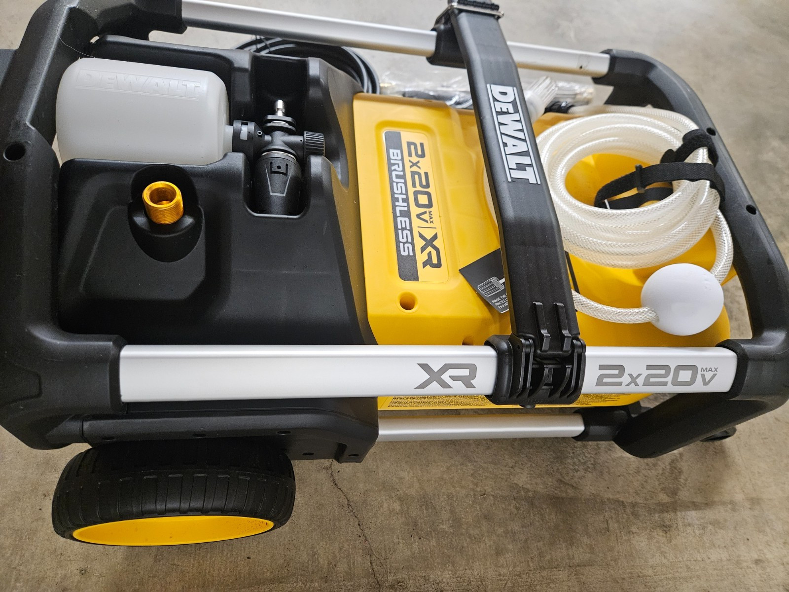 NEW DeWalt 20v MAX XR Brushless 1600 PSI 1.2 GPM Pressure Washer Model# DCPW1600