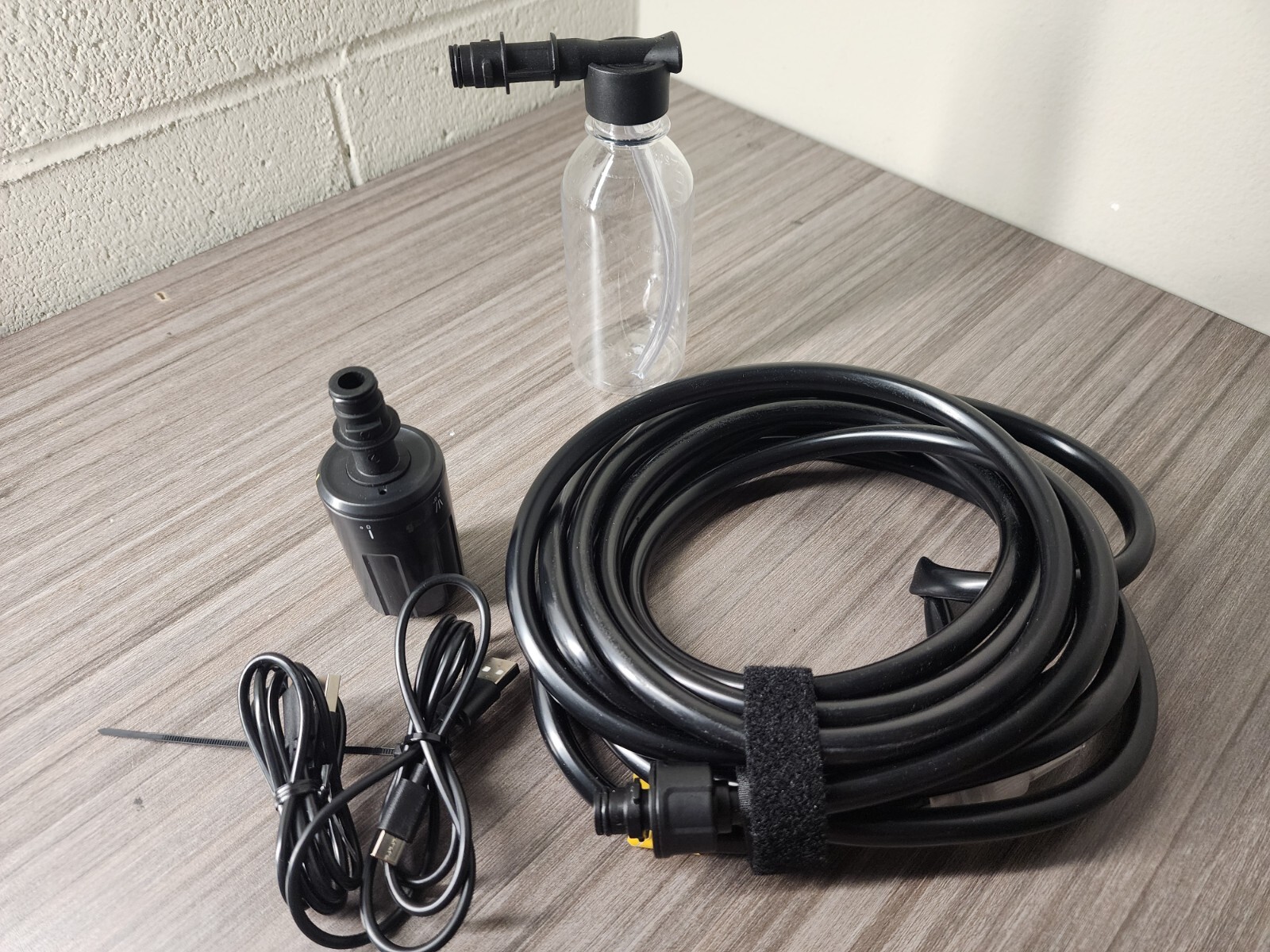Fanttik K100 Flip Cordless Portable Sprayer Foldable 5-in-1 Nozzle 174 PSI