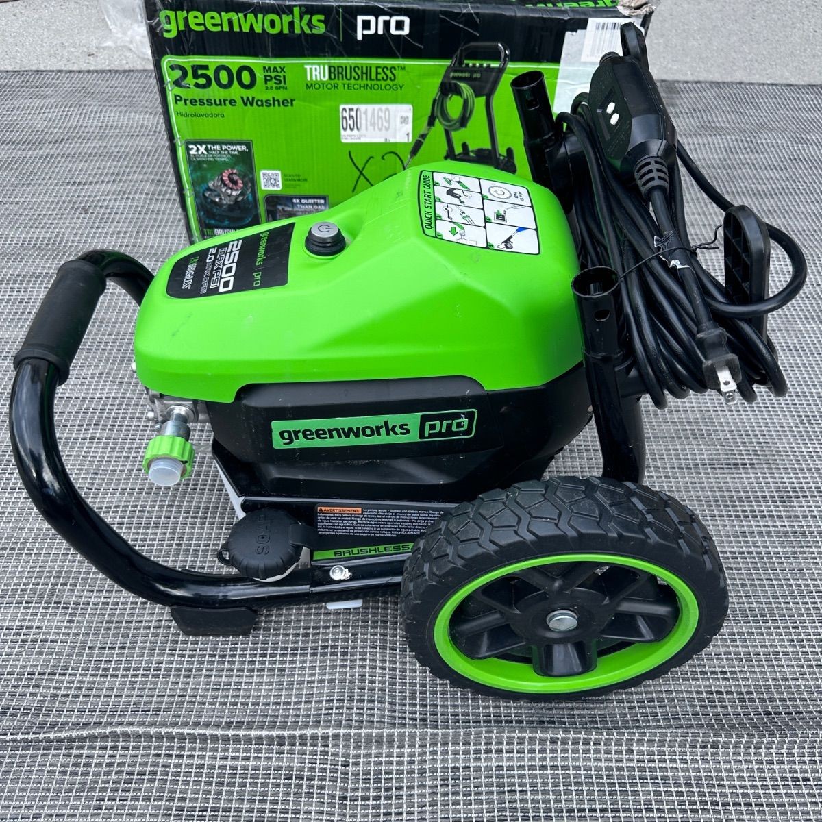 Greenworks 2500-PSI 2-GPM Cold Water Electric Pressure washer with 5 Spray Tips