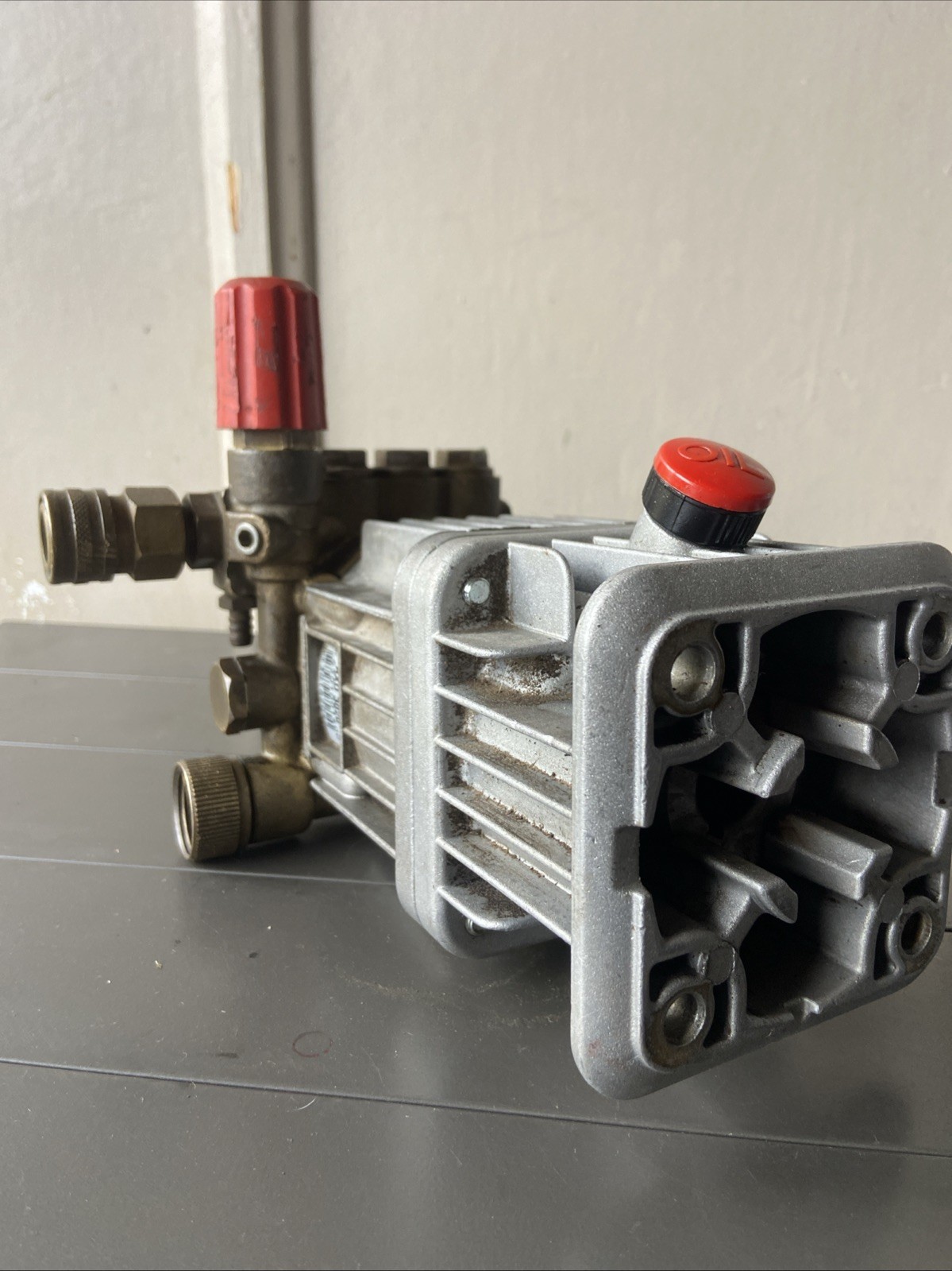 Comet AXD 3020G Pressure Washer Pump – LOW PRESSURE – PARTS OR REPAIR