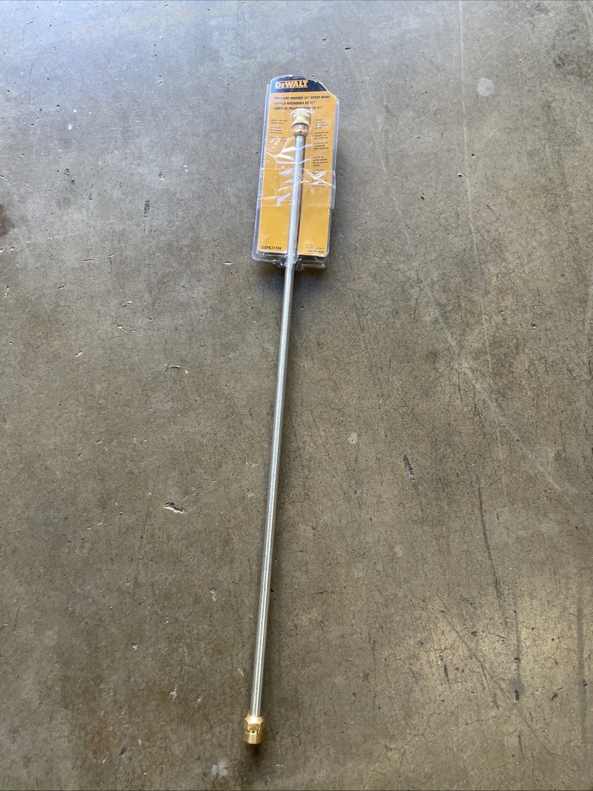 DEWALT 31 in. Pressure Washer Extension Spray Wand w/ 4500 PSI for Cold Water