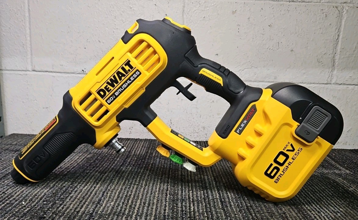 DeWalt Tools DCPW1000 Flex Volt 1000 PSI Cordless Power Cleaner – TOOL ONLY