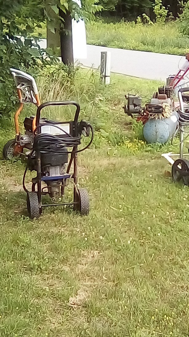 Gasoline Cold Water Pressure Washer, Black Metal Frame with Wheels runs