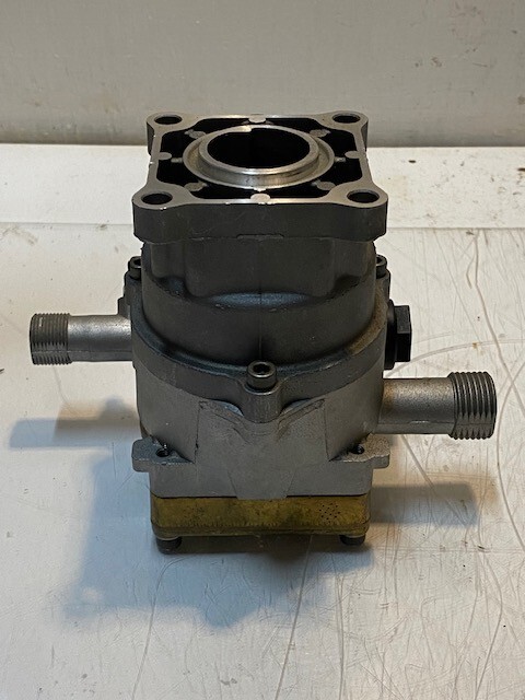 Karcher Pressure Washer Pump 100556 | 35mm Bore 5-3/4″ H 7-1/4″ L 5-1/2″ W