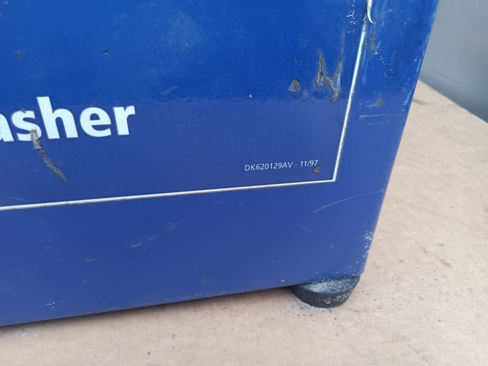 1-CAMPBELL HAUSFELD 1500 PSI PRESSURE WASHER DK620129AV-11/97 -WHEEL