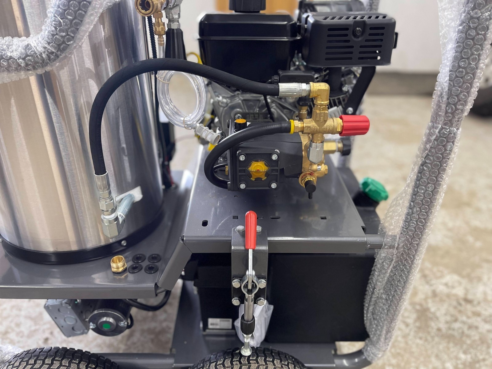 BE Commercial Hot Water Pressure Washer – Vanguard 200 AR Triplex 3.0GPM 2700PSI