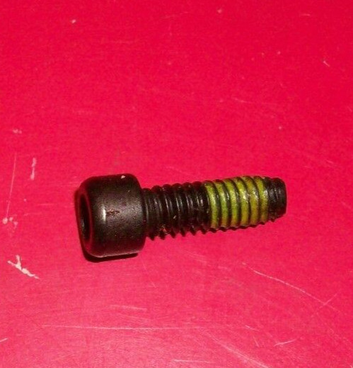 (21 pk) ST120200AV Form Screw 1/4-20 x.75 *