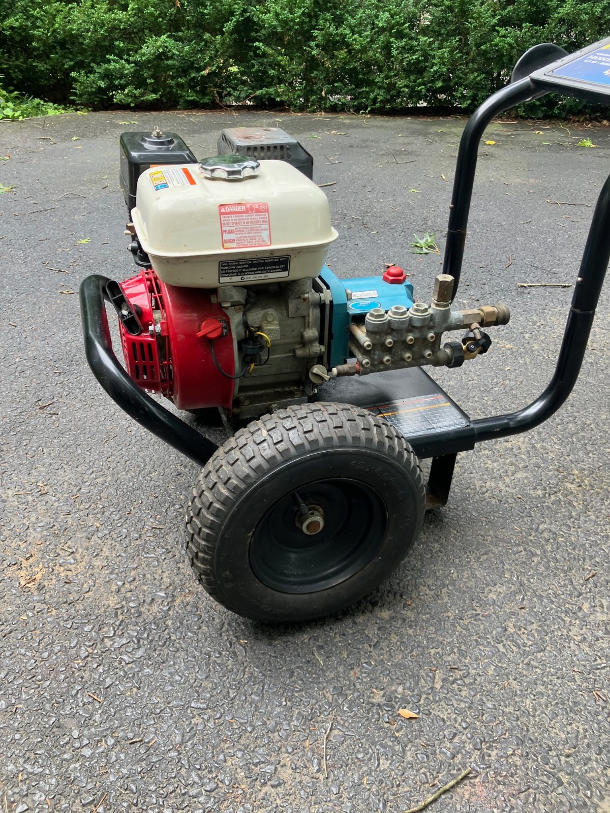 Excell ZR2800 Commercial Pressure Washer: Honda 6.5hp Engine, hose + attachments