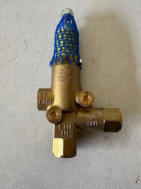 Giant PU22911 Spring Unloader Yellow, 1/2in FPT Inlet/Discharge/Bypass,13GPM, 14