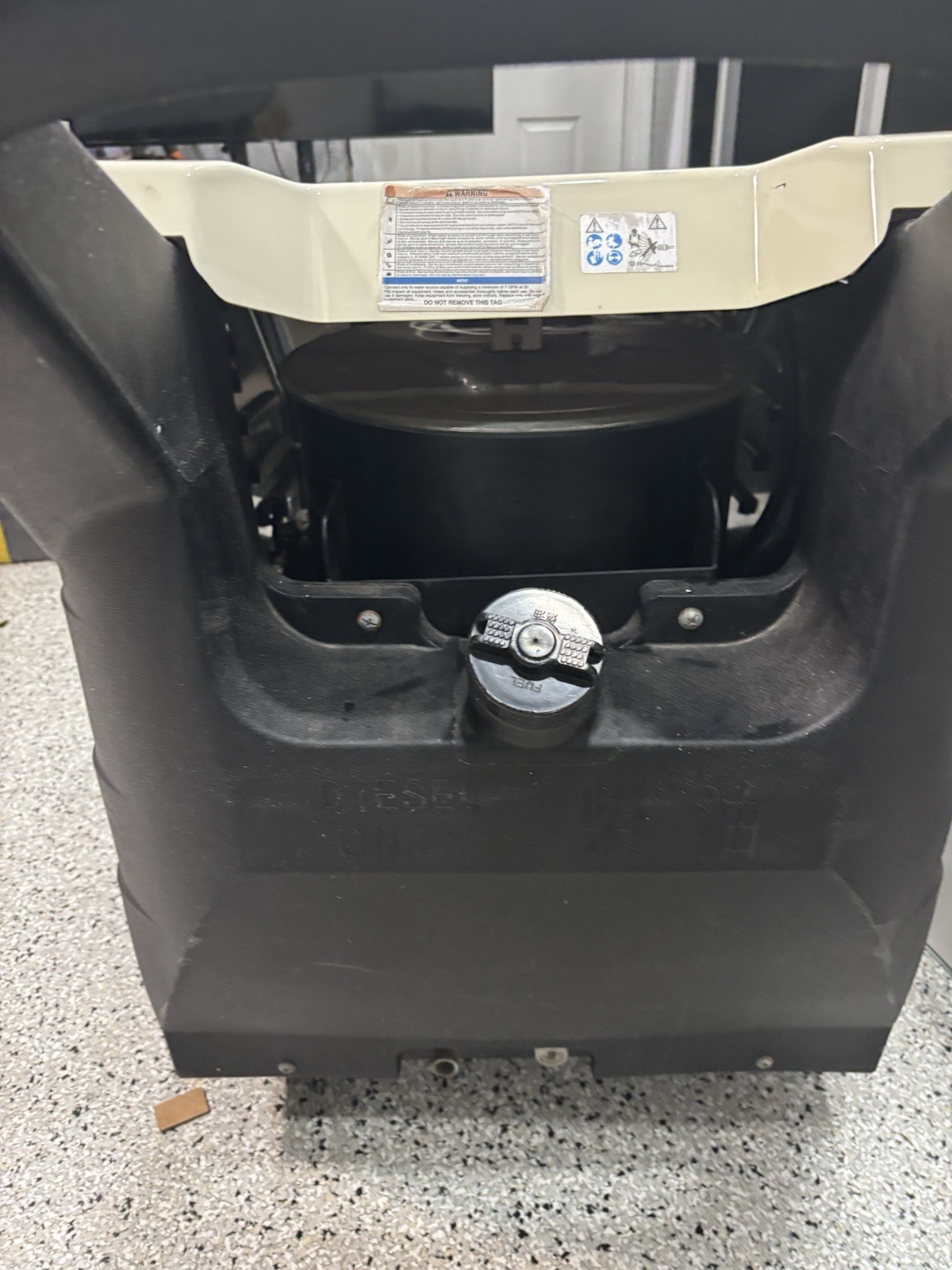 POWERTRAIN HOT WATER PRESSURE WASHER – 2200 Diesel Psi 3
