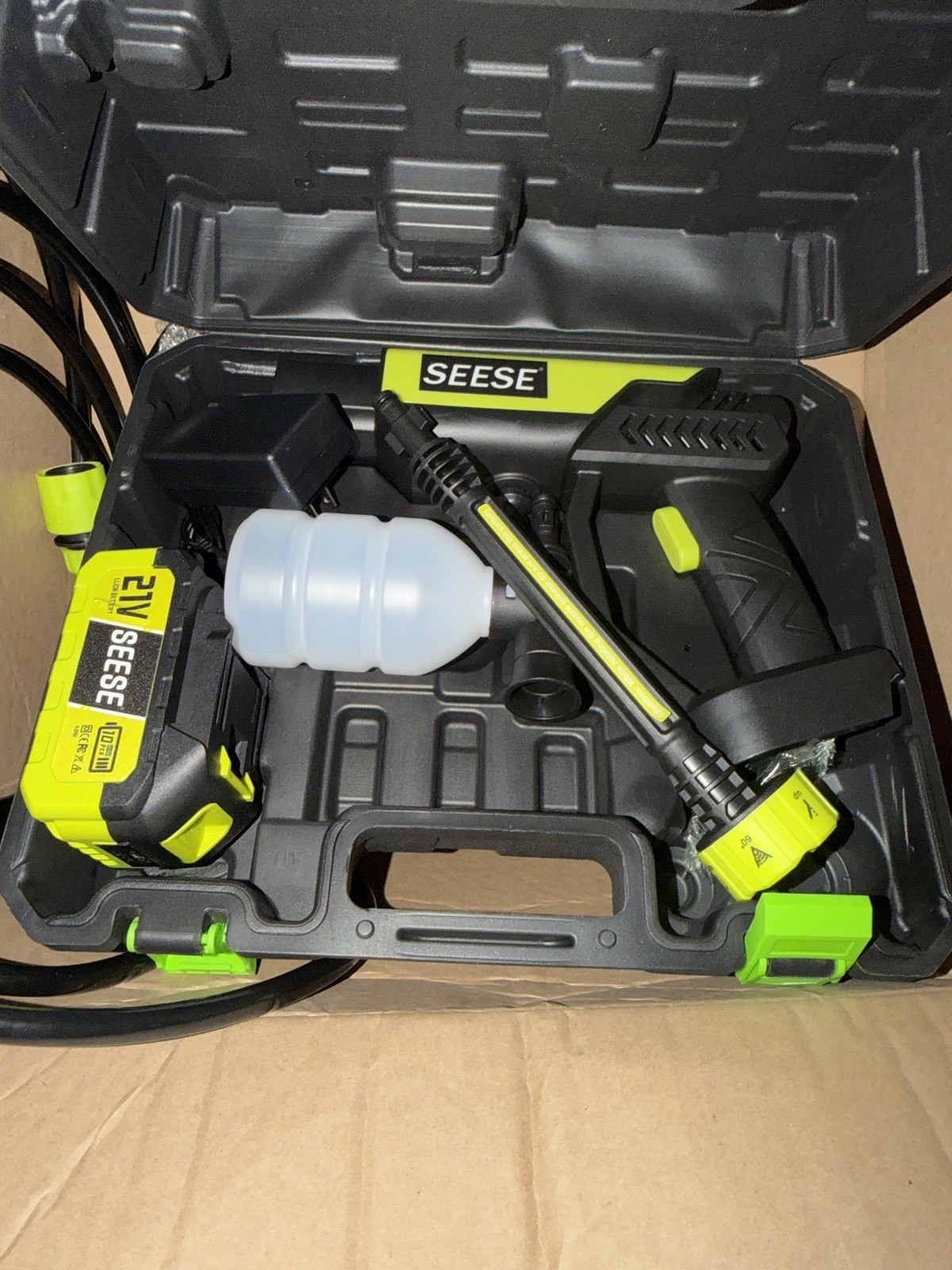 1000 psi pressure washer battery powered