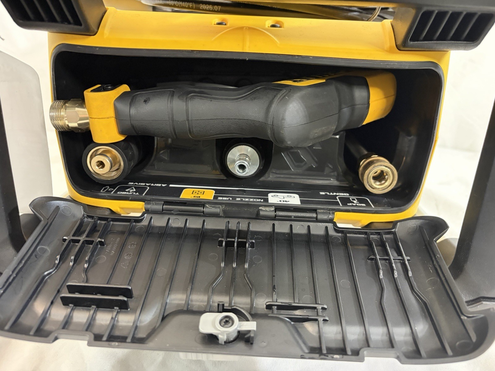 DEWALT 2100 PSI 1.2 GPM 13 Amp Cold Water Electric Pressure Washer DWPW2100