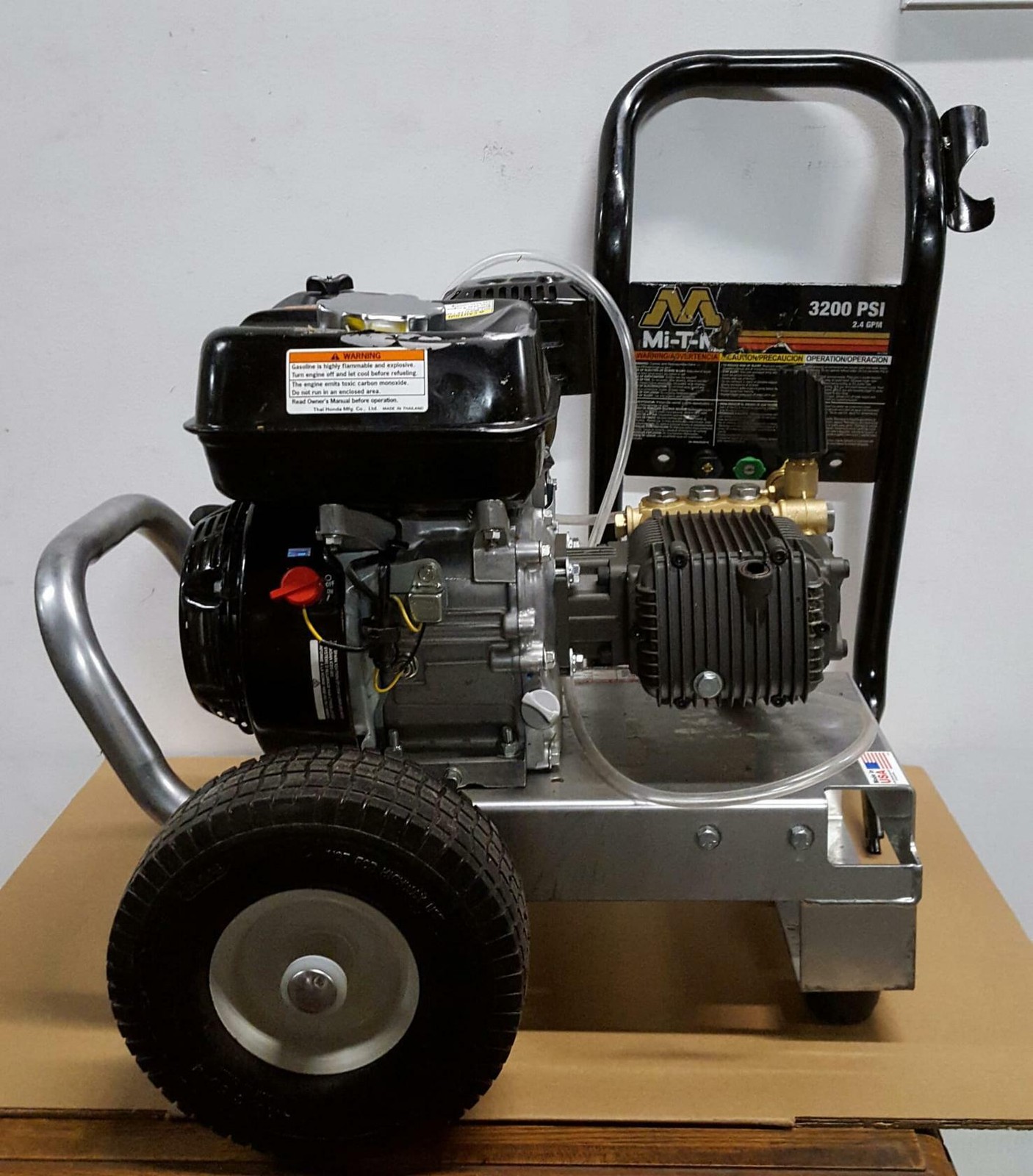 Mi T M-WP-3200-0MHB 3200 PSI @ 2.4 gpm Pressure Washer