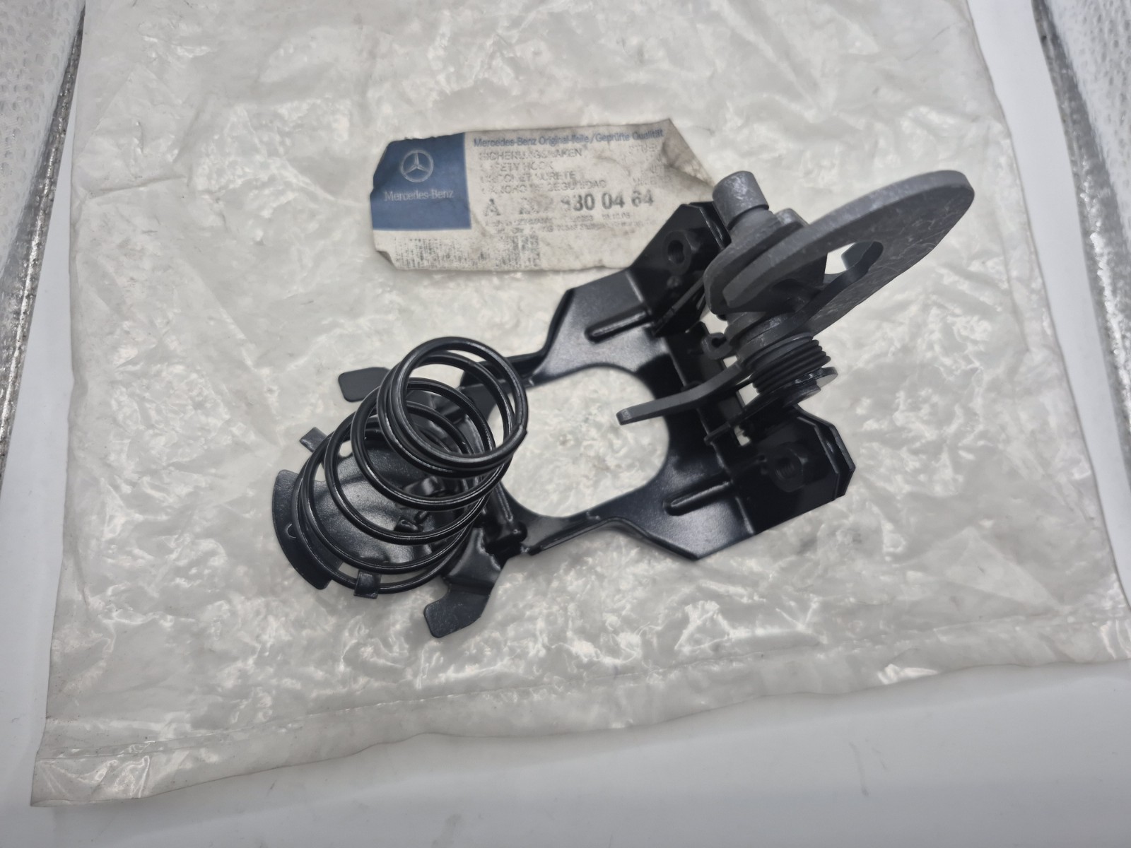 Mercedes-Benz W202 1994-2000 Genuine Bonnet Latch Lock A2028800464 New OEM Part