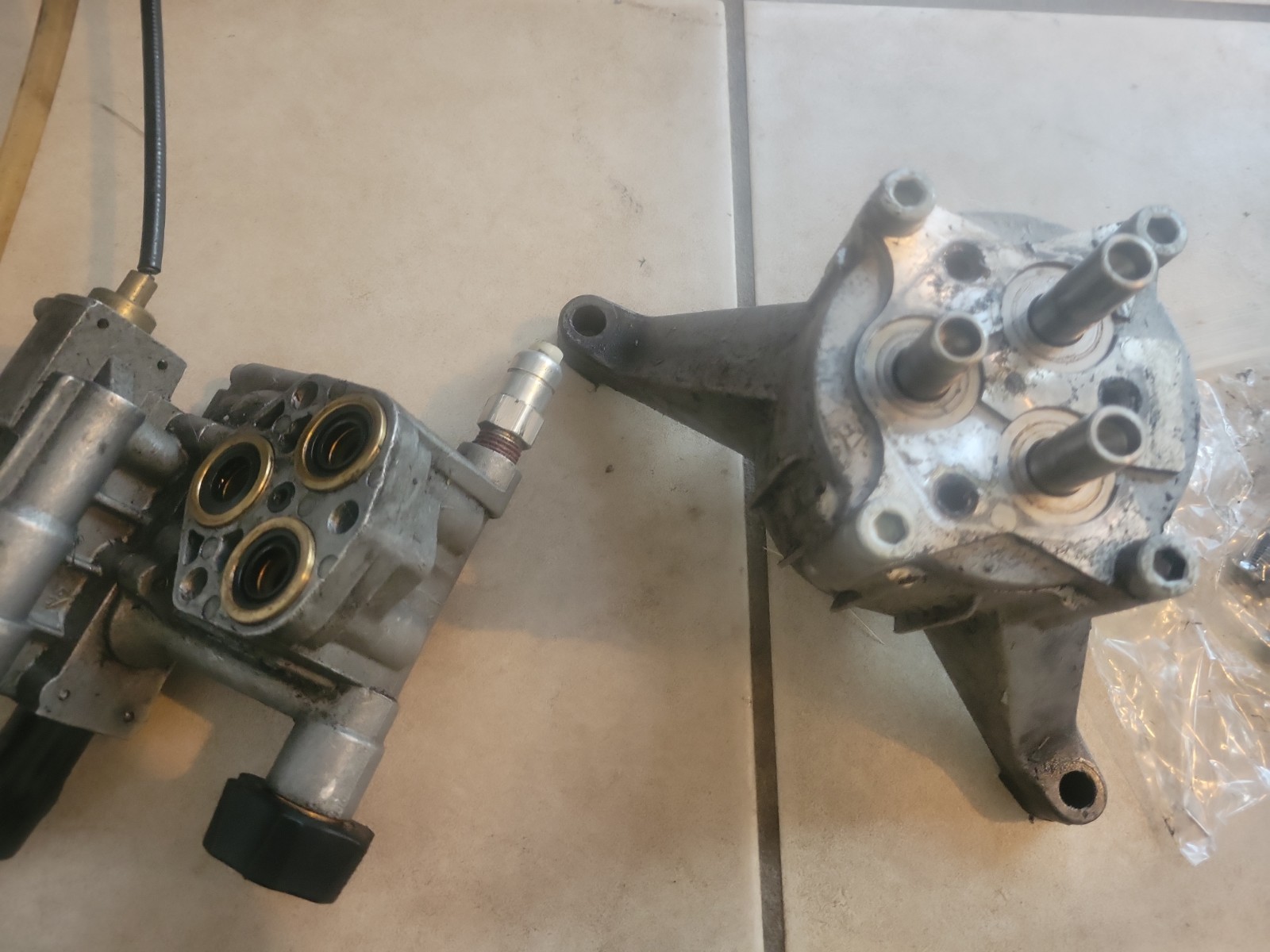 Ryobi 3100 PSI Pressure Washer Pump OEM (308653054) Model: RY80940B And Bolts