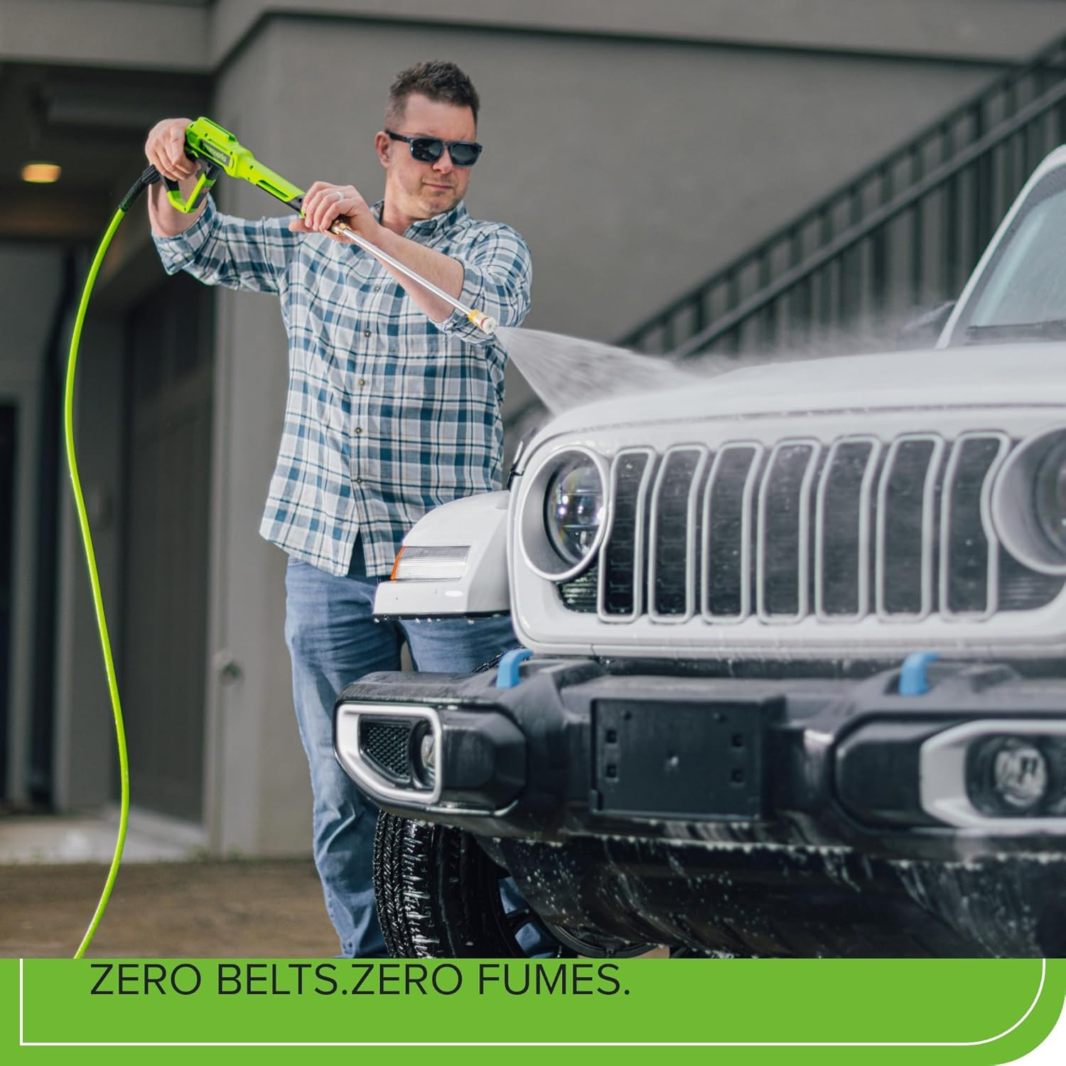 Greenworks 3000 PSI (2.0 GPM Max) Brushless Electric Pressure Washer (15°, 25°,