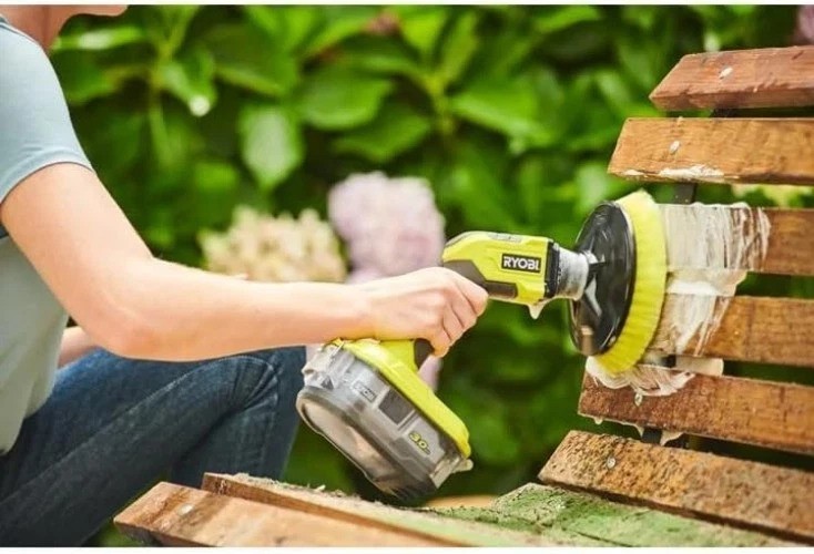 Ryobi Green 18V Power Scrubber – Lightweight & Waterproof Cleaning Tool