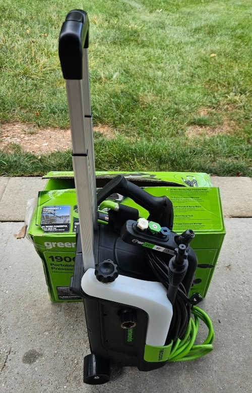 Greenworks 1900-PSI 1.2-GPM Cold Water Electric Pressure washer with Spray Tips