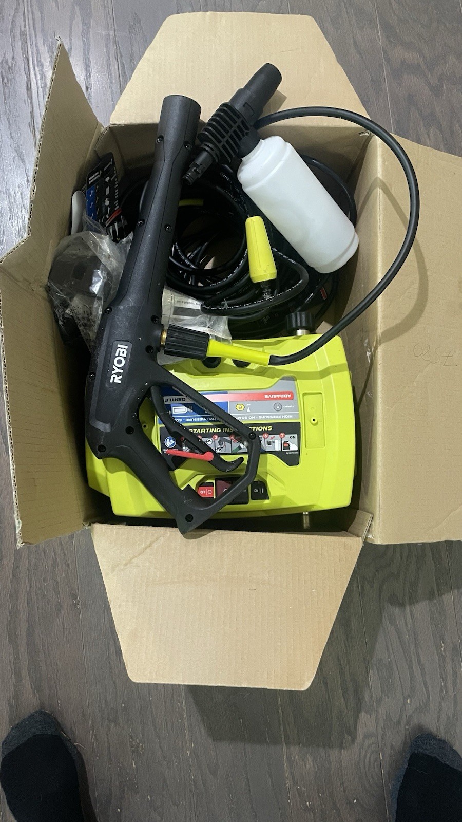 Ryobi 1800 PSI 1.2 GPM Corded Electric Pressure Washer. Missing wand attachment
