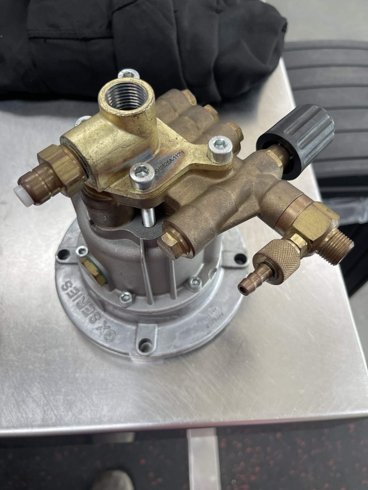 Giant Pumps Direct Drive Pump 2500 PSI 2.5 GPM 7/8 Inch Steel GXH2525A-112H