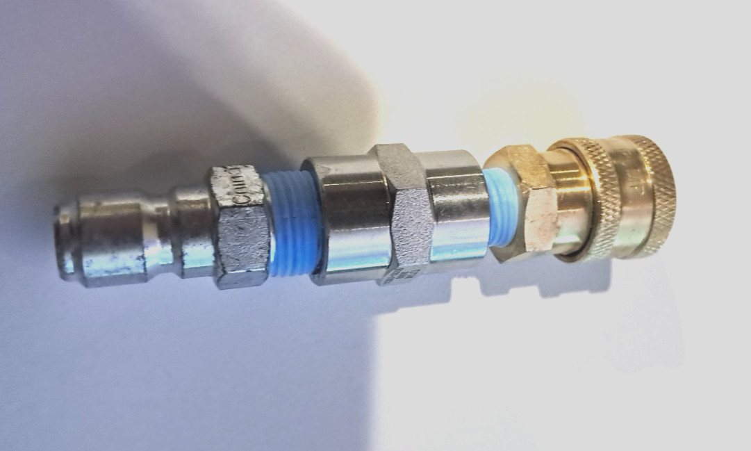 3/8 Quick Connect Plug To 1/4 Quick Connect (Pressure Washer Coupler Converter)