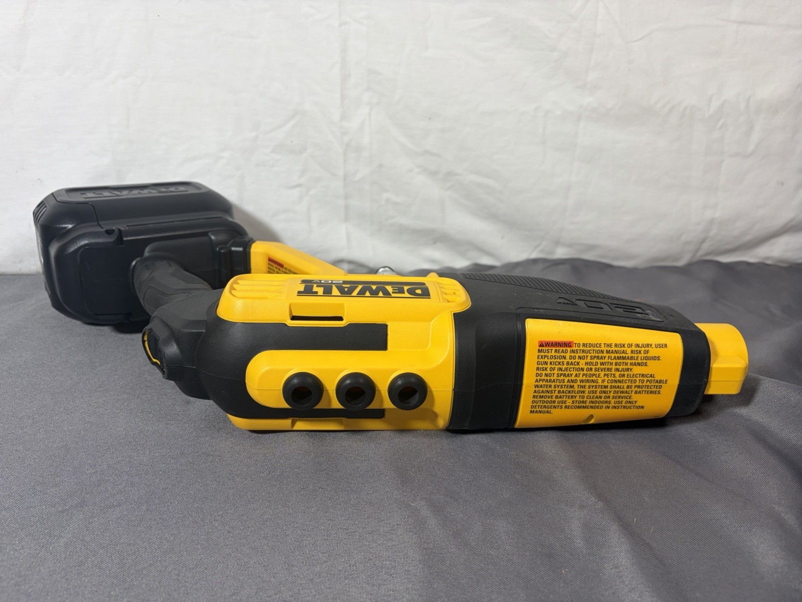 DEWALT 20V MAX 550 PSI 1.0 GPM Cold Water Cordless Battery Power Cleaner DCPW550
