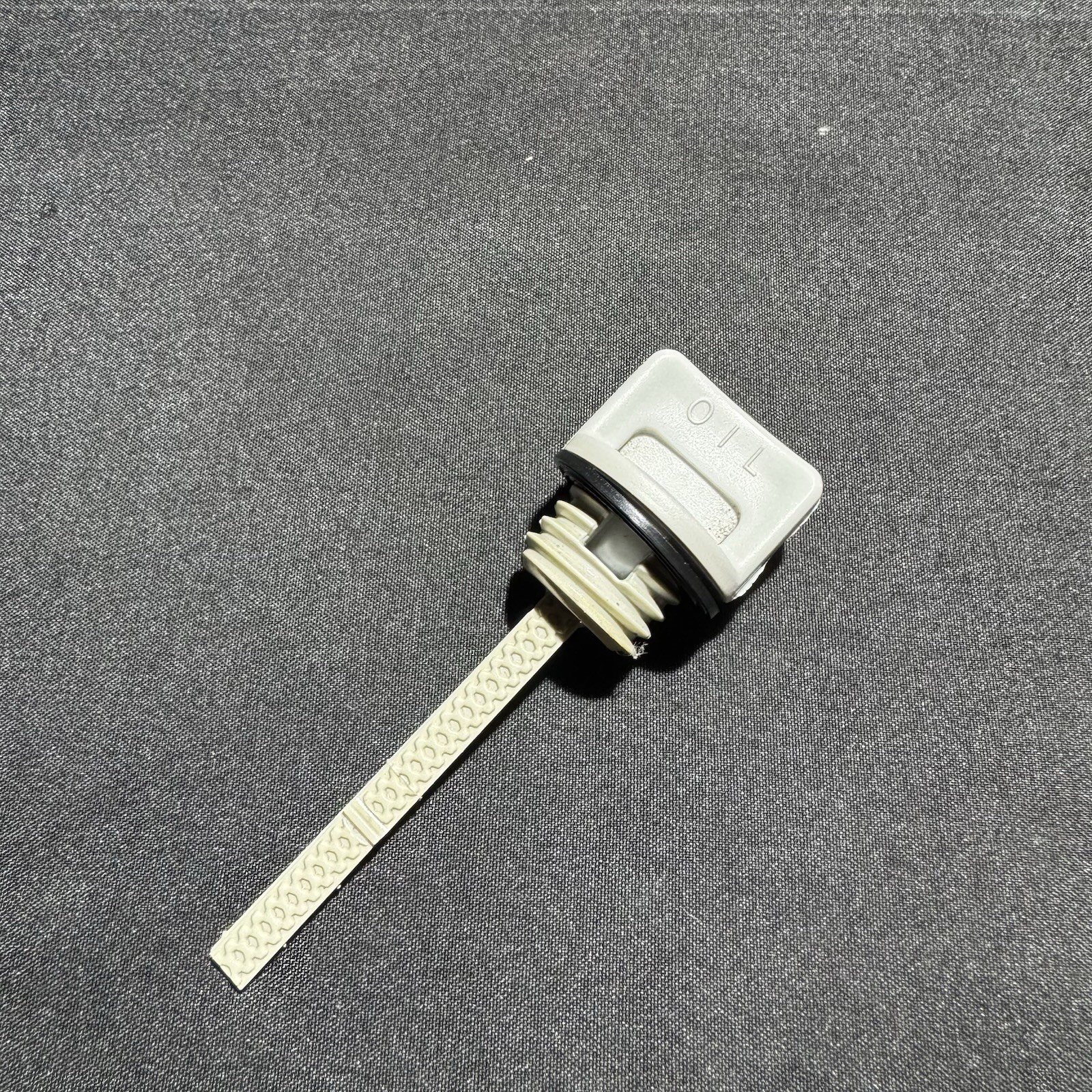 Honda HRR2163VXA/Honda GVC160 4.4 HP Oil Filler Dipstick 5716915