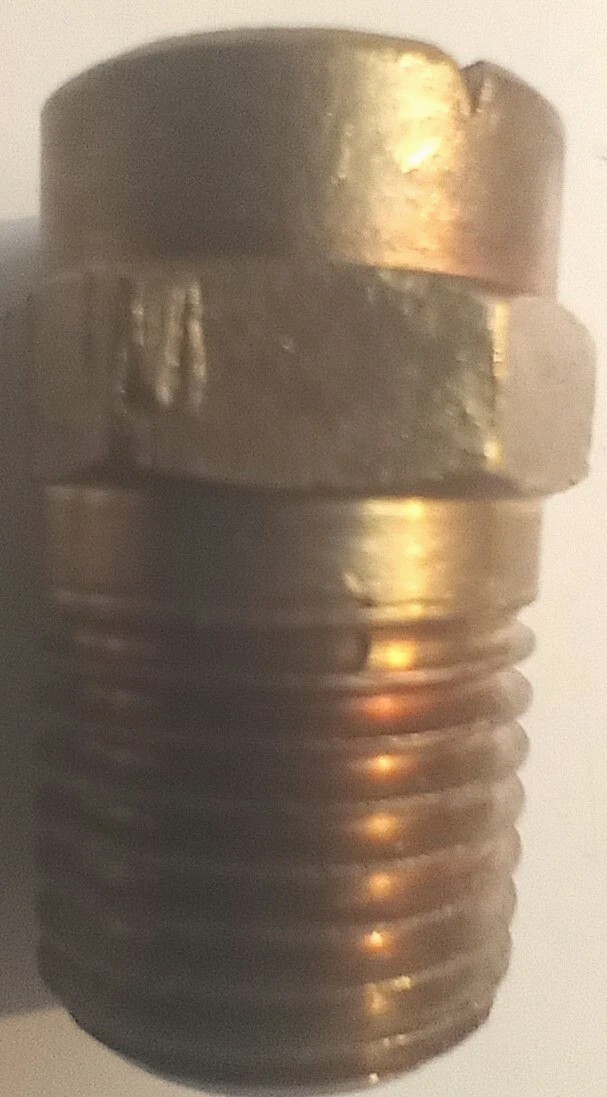 DELAVAN CO 110 DEGREE H1/4VV-11010 WF 10 BRASS V JET PRESSURE- HI VOLUME NOZZLE