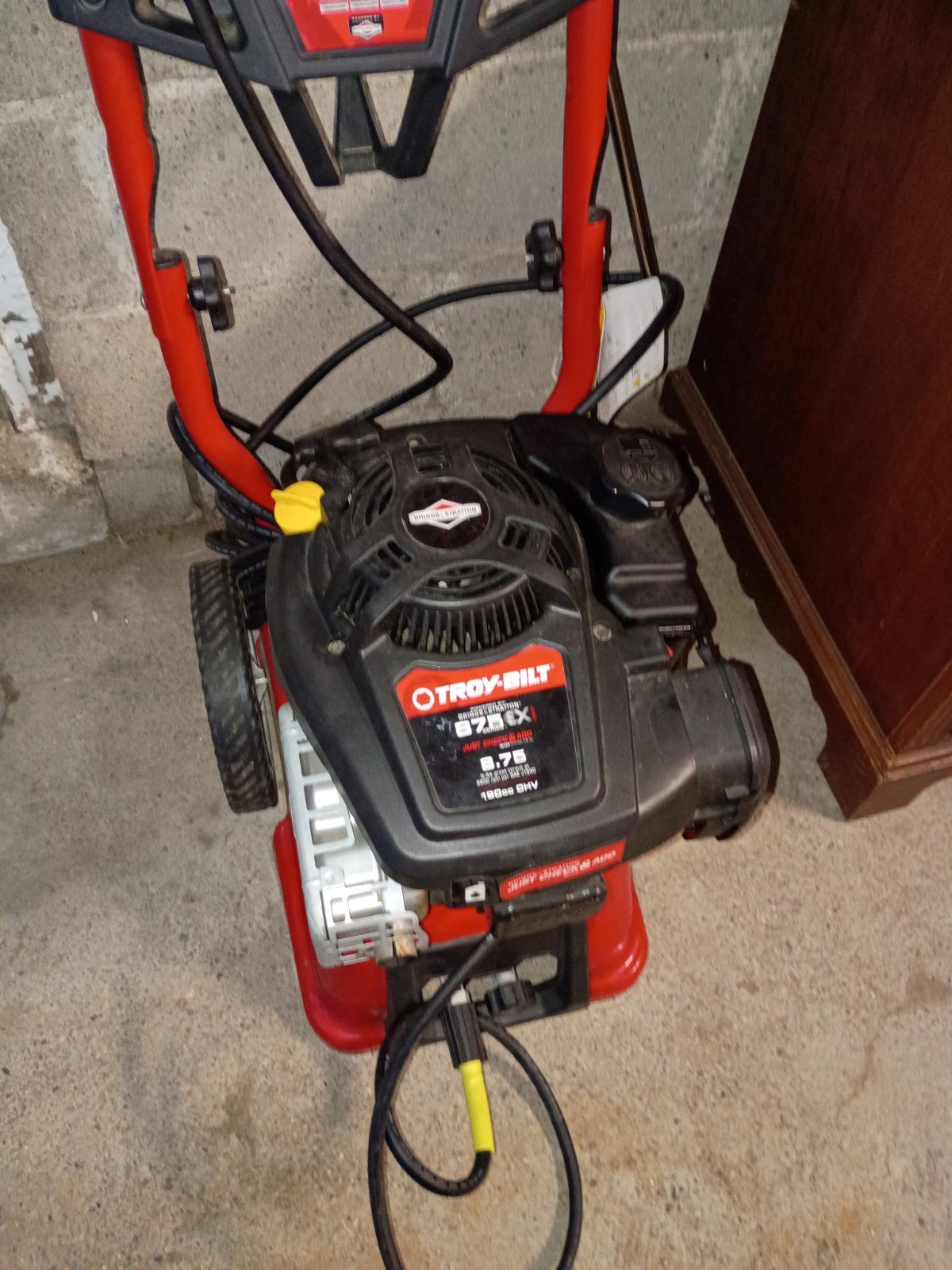 Troy-Bilt 2800 PSI 2.3 GPM Gas Cold Water Pressure Washer w/ Hose & Gun