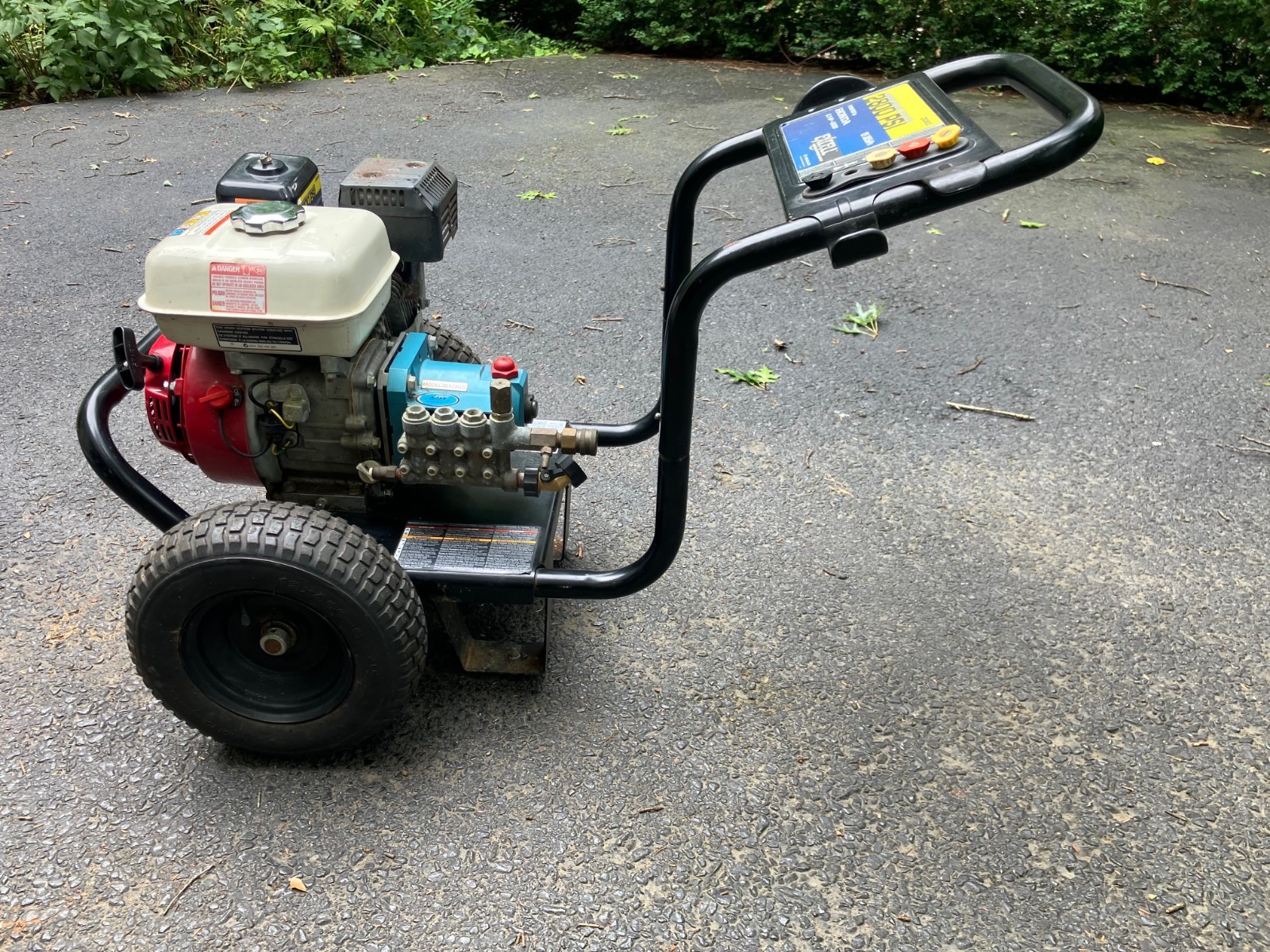 Excell ZR2800 Commercial Pressure Washer: Honda 6.5hp Engine, hose + attachments