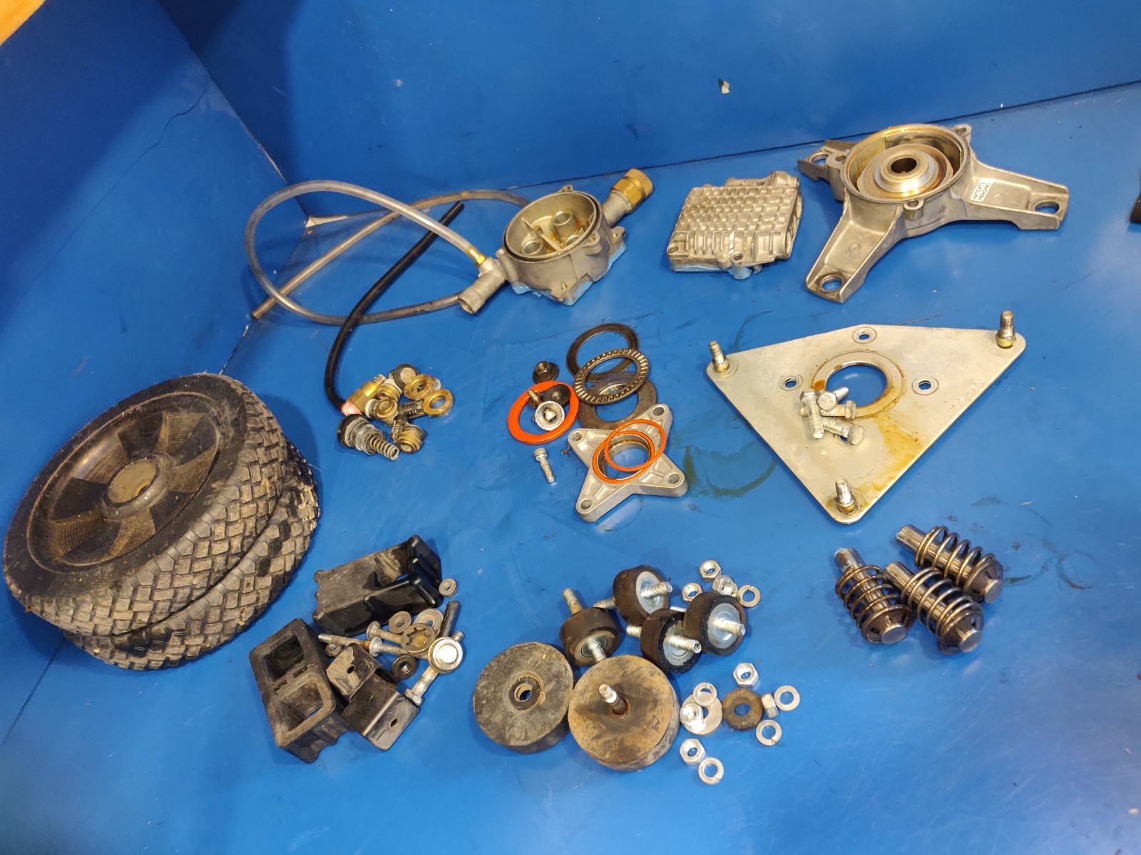 lots .. pump honda pressure washer 1800psi 3600cp 2.0gpm