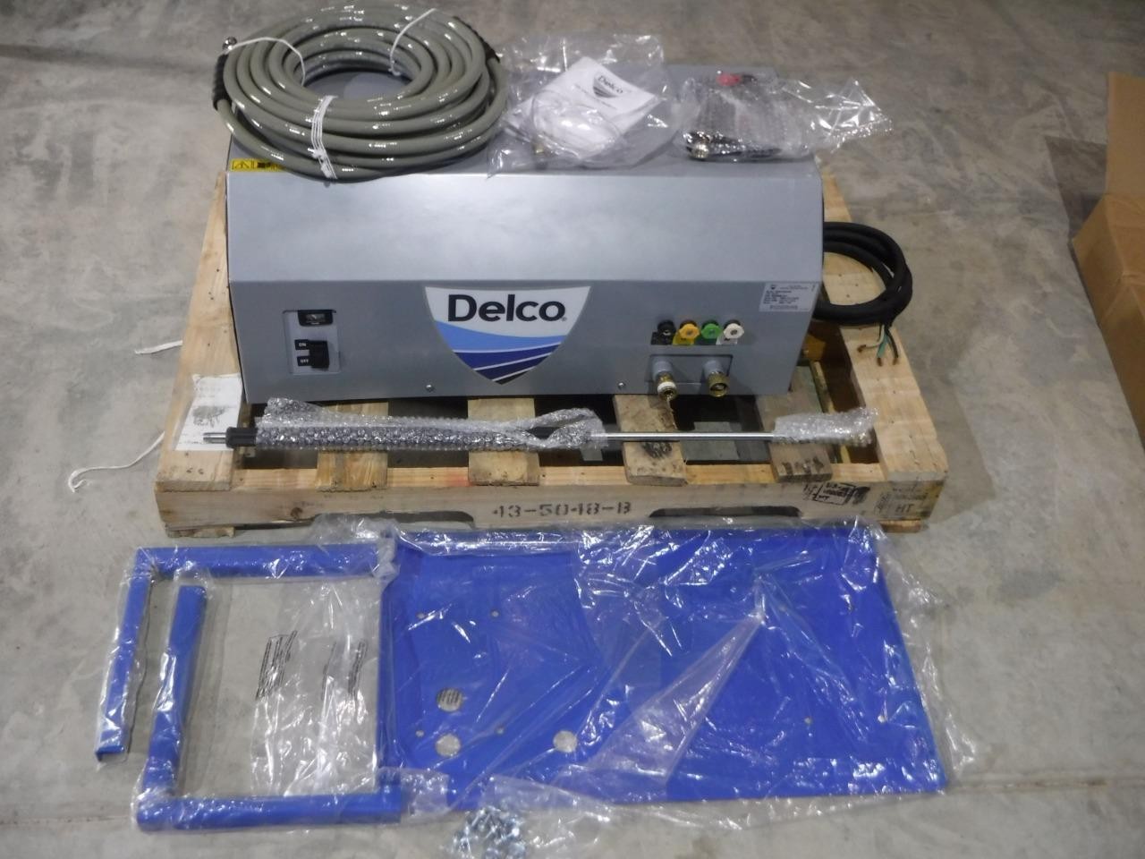 DELCO Electric Pressure Washer Wall Mount 230 Volt Single-Phase 2,000 psi, 4 GPM