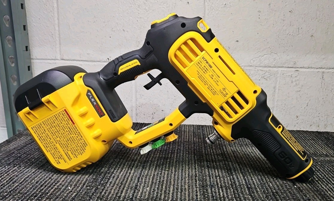 DeWalt Tools DCPW1000 Flex Volt 1000 PSI Cordless Power Cleaner – TOOL ONLY