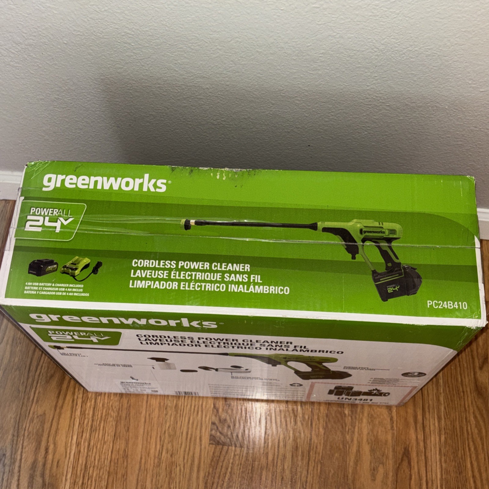 Greenworks 24V (600 PSI) Portable Power Cleaner, 4.0Ah USB Battery and Charger