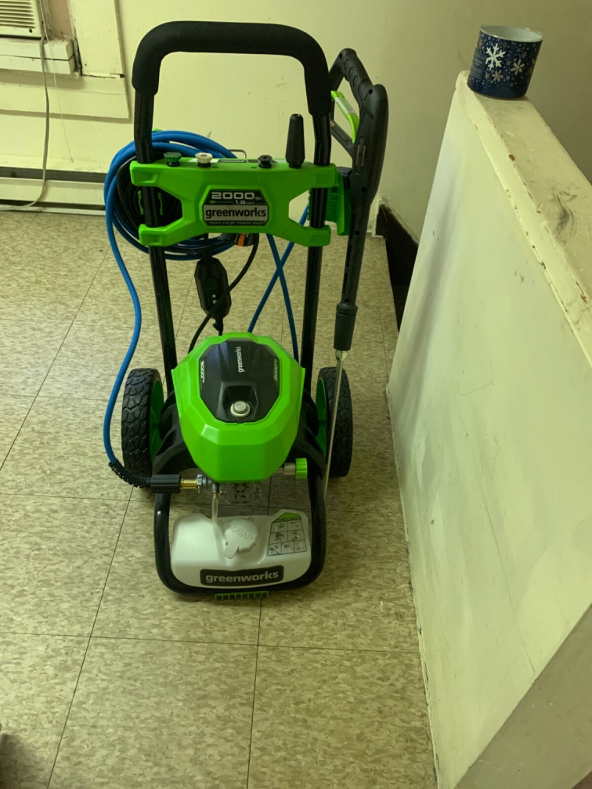 PRESSURE WASHER 2000 psi