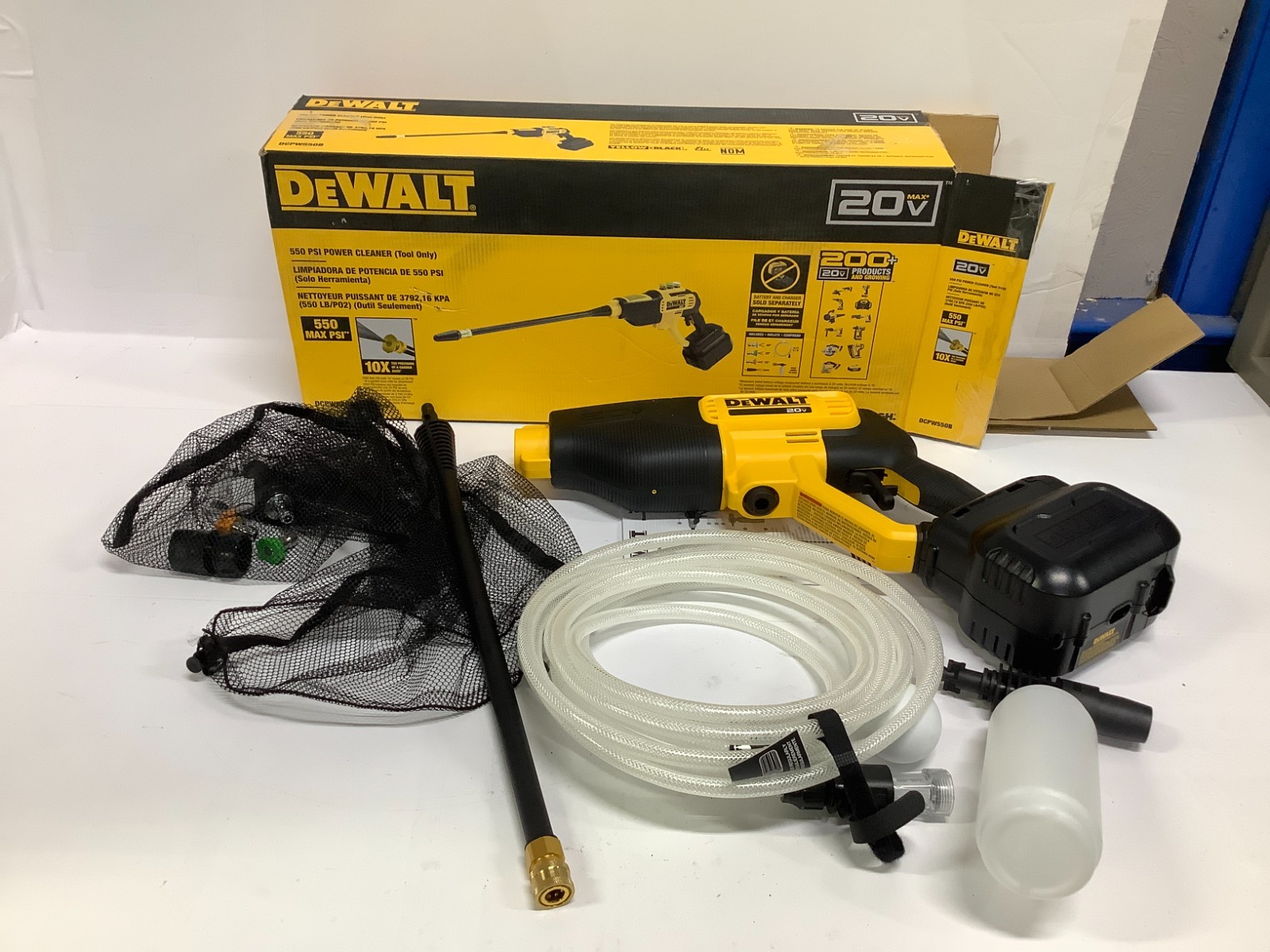 DEWALT 20V MAX 550 PSI Cold Water Pressure Washer (Tool only) (DCPW550B)