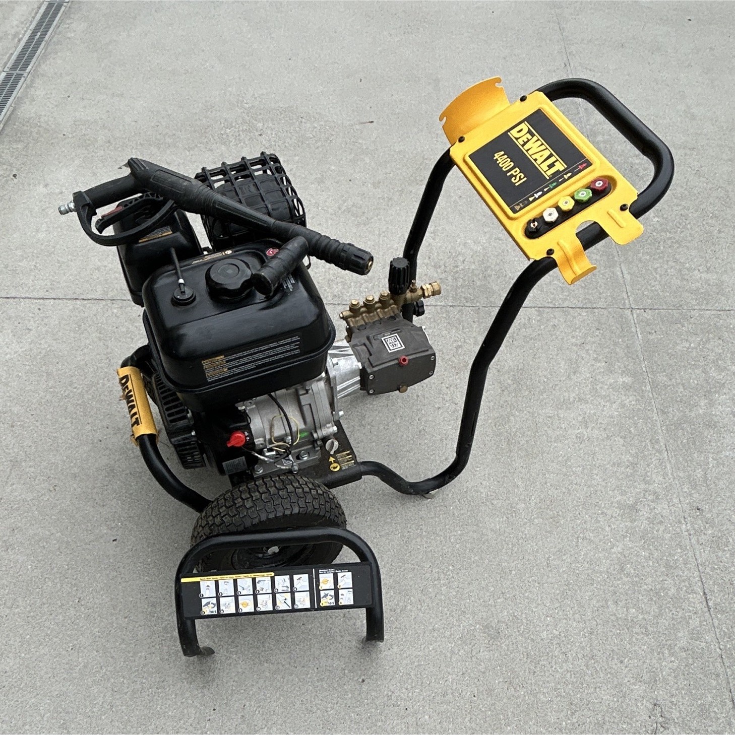 DEWALT 4400 PSI Gas Pressure Washer w/ Hose, Casters – Yellow/Black