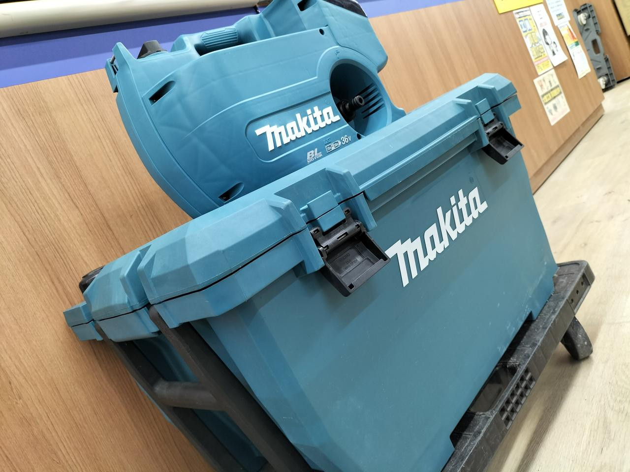 Makita Rechargeable High Pressure Washer MHW080D 2 Mode switching Tank Case