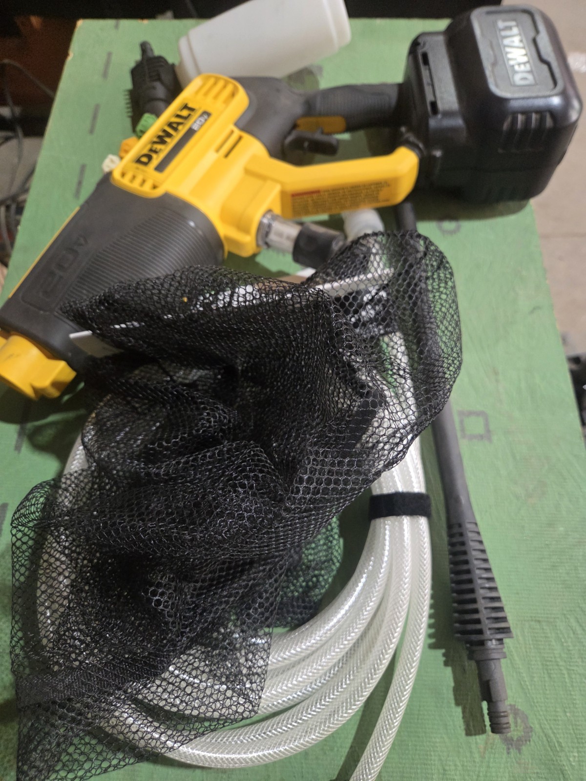DEWALT DCPW550 20V 550 PSI Power Cleaner Pressure Washer