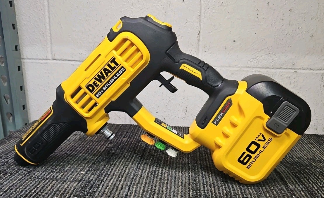 DeWalt Tools DCPW1000 Flex Volt 1000 PSI Cordless Power Cleaner – TOOL ONLY