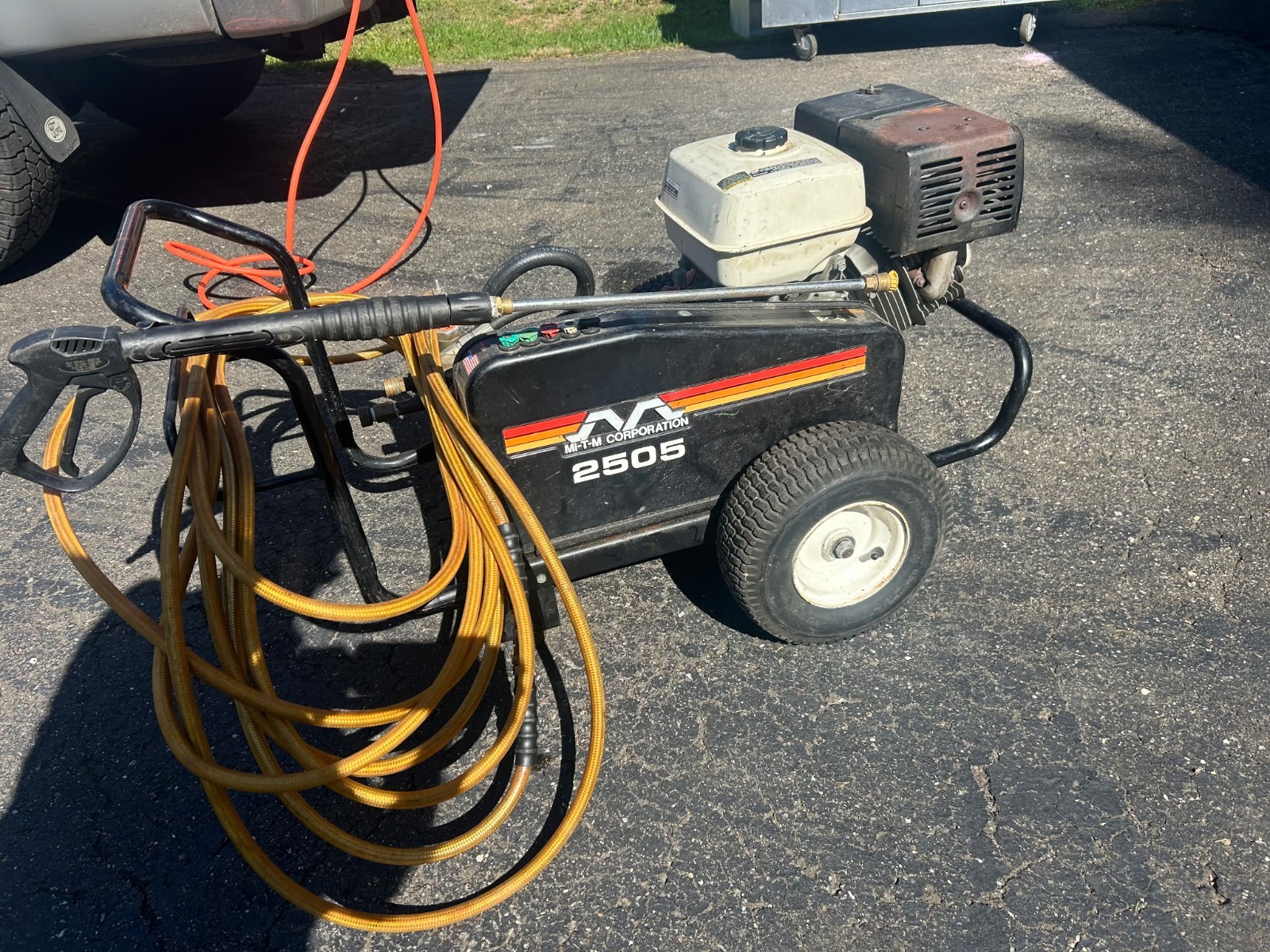 Mi-T-M 2505 Commercial Pressure Washer – Honda 11HP – Belt Drive 2500 PSI / 4.4
