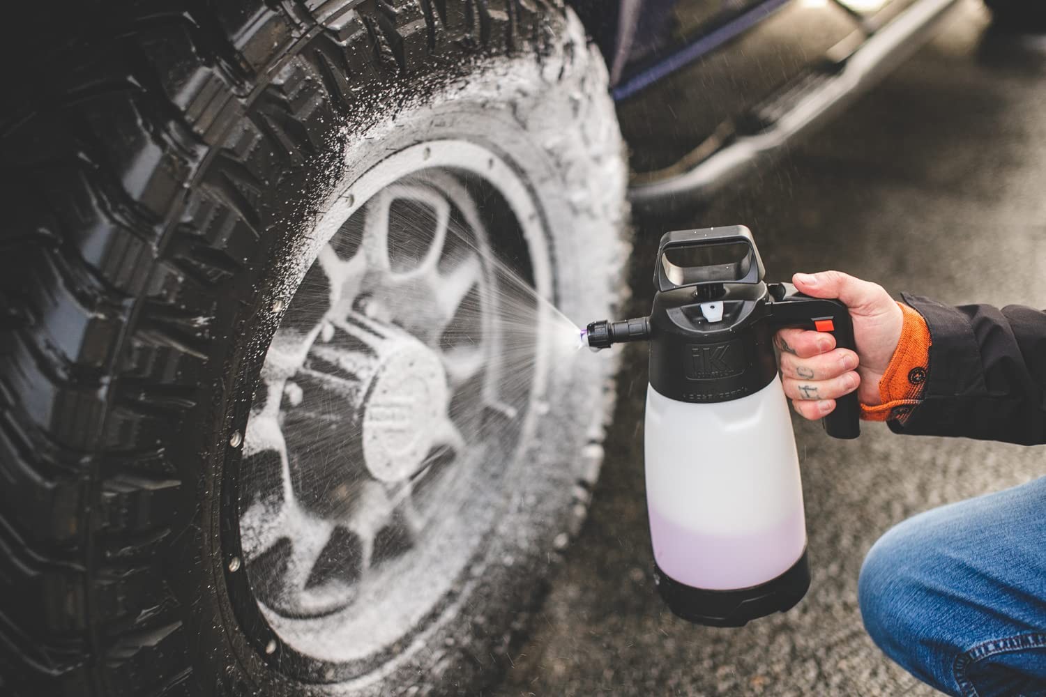 FOAM Pro 2+ Pump Spray Foamer with Schrader Valve – FoamSprayer 50 oZ – High-…