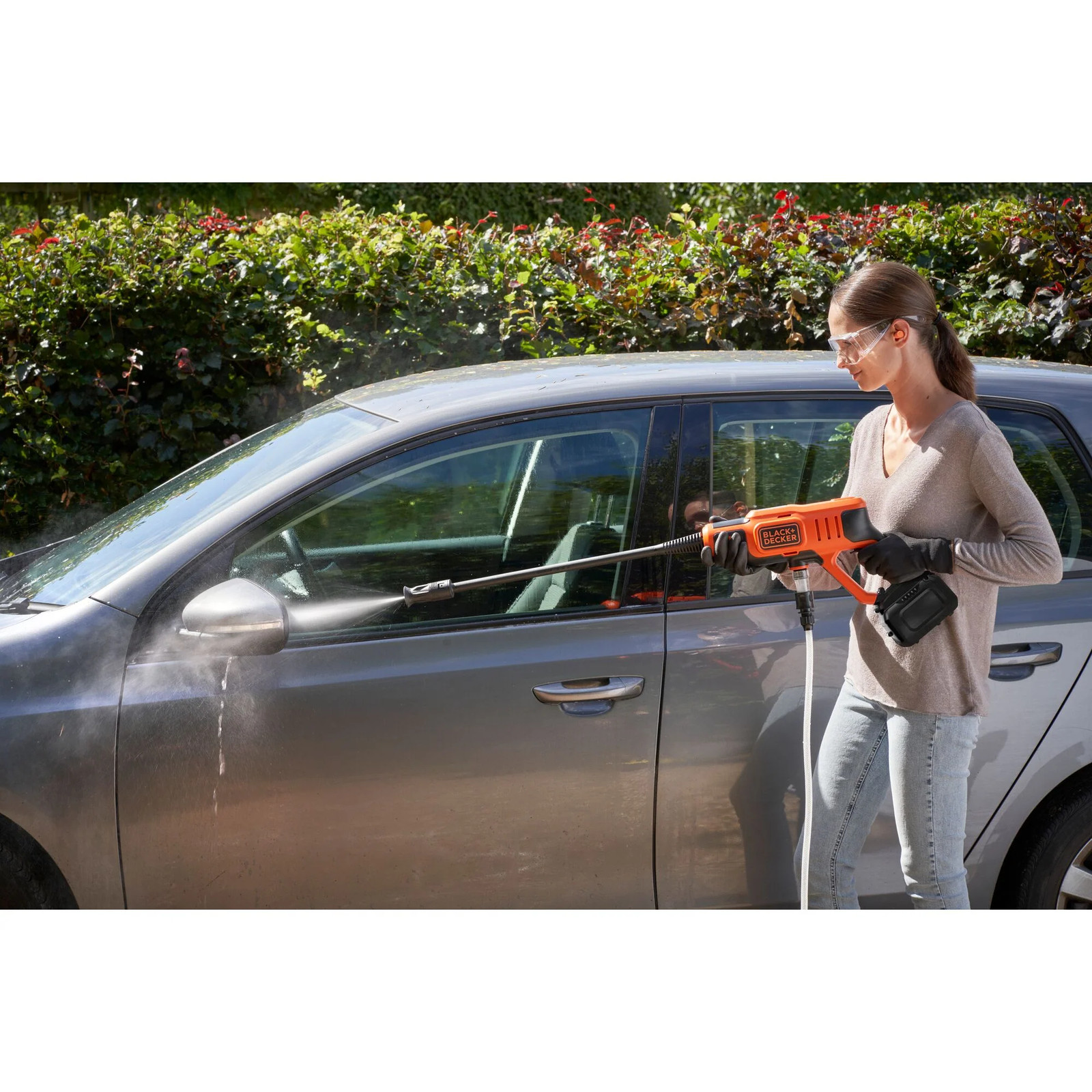 BLACK+DECKER 20V MAX* Pressure Washer, 350 PSI – BCPW350C1