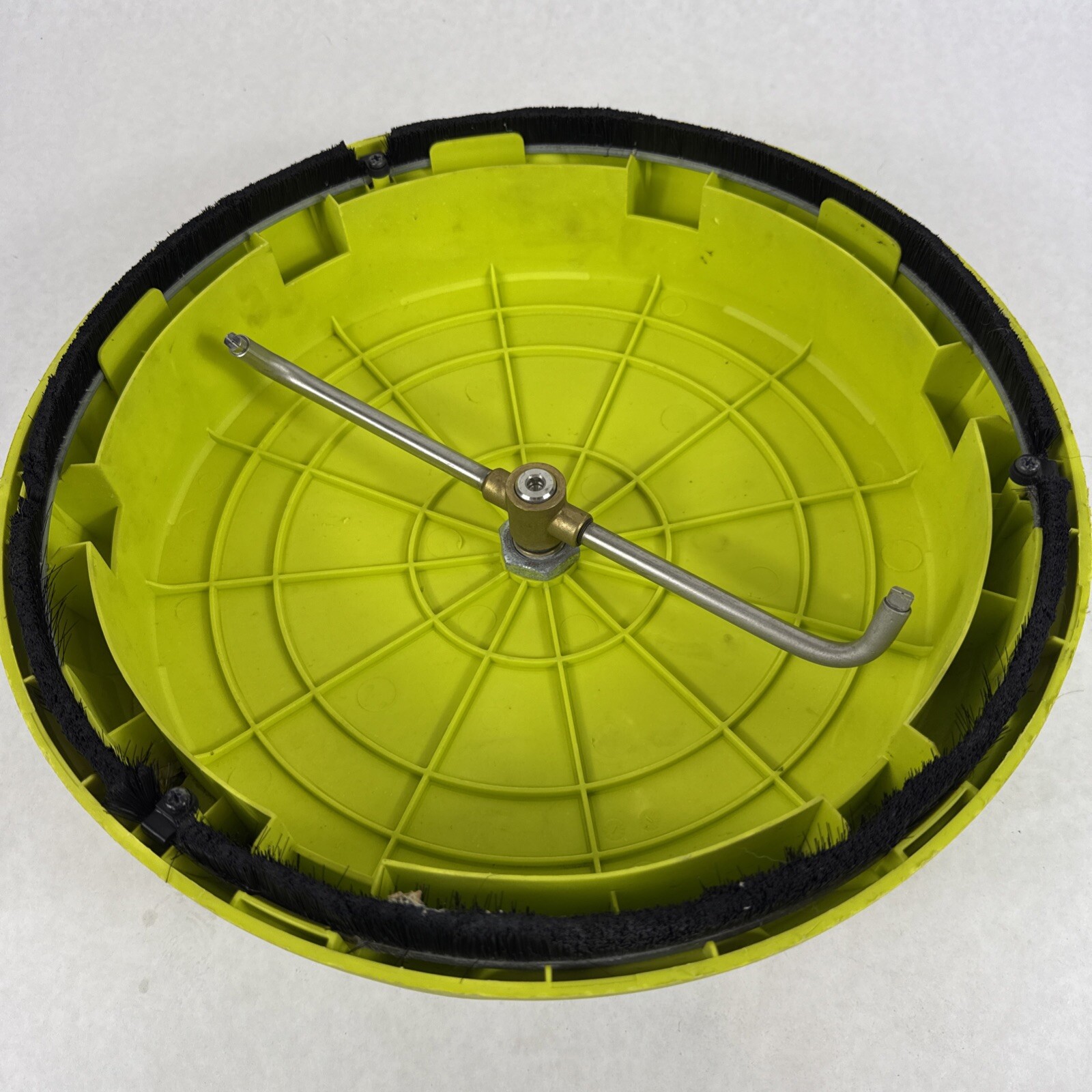 Ryobi RY31SC01 15 in. 2500 – 3300 PSI Surface Cleaner For Gas Pressure Washer