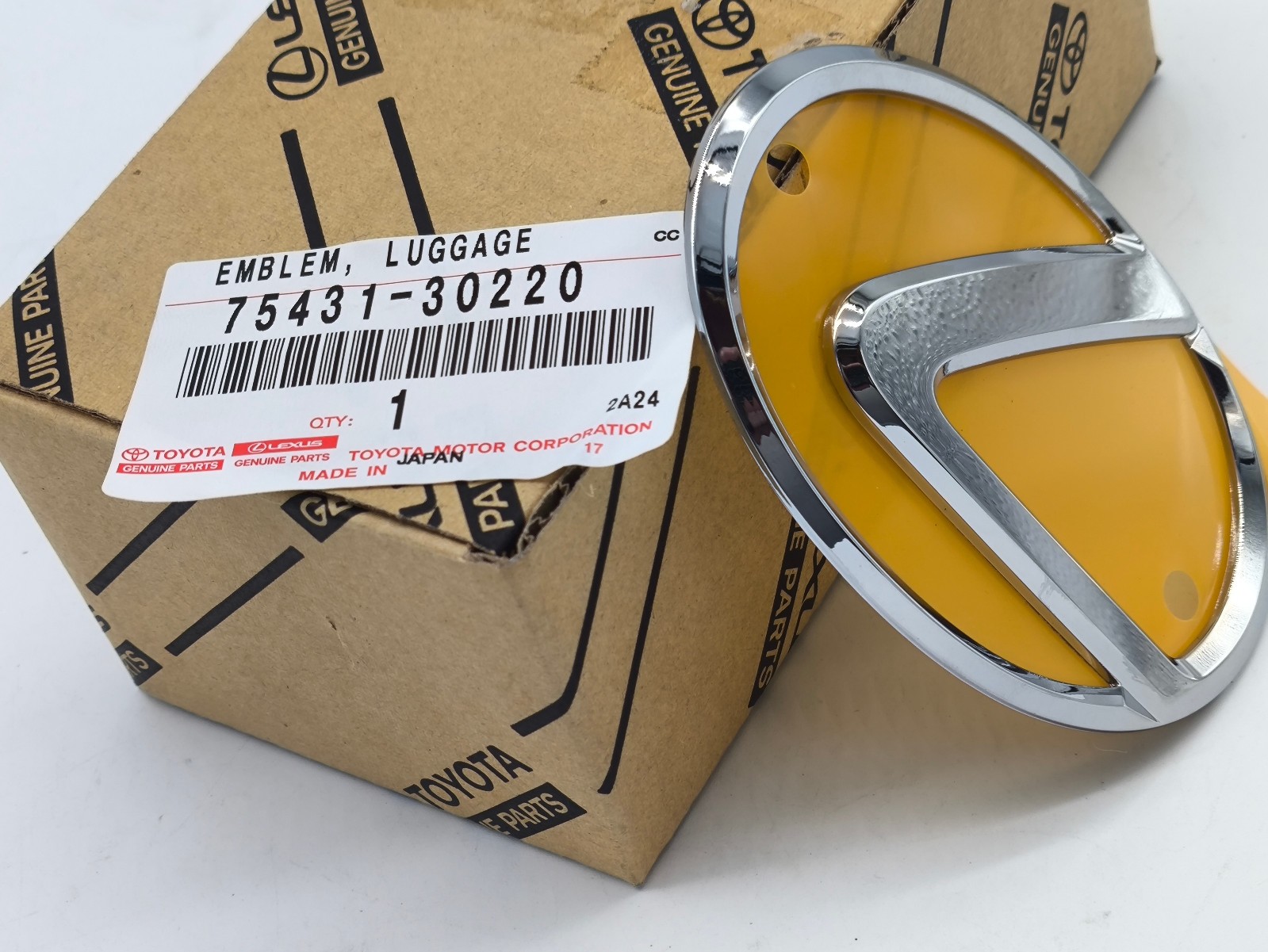 7543130220 NEW GENUINE FOR LEXUS GS300 400 430 1999-05 CHROME REAR TRUNK EMBLEM