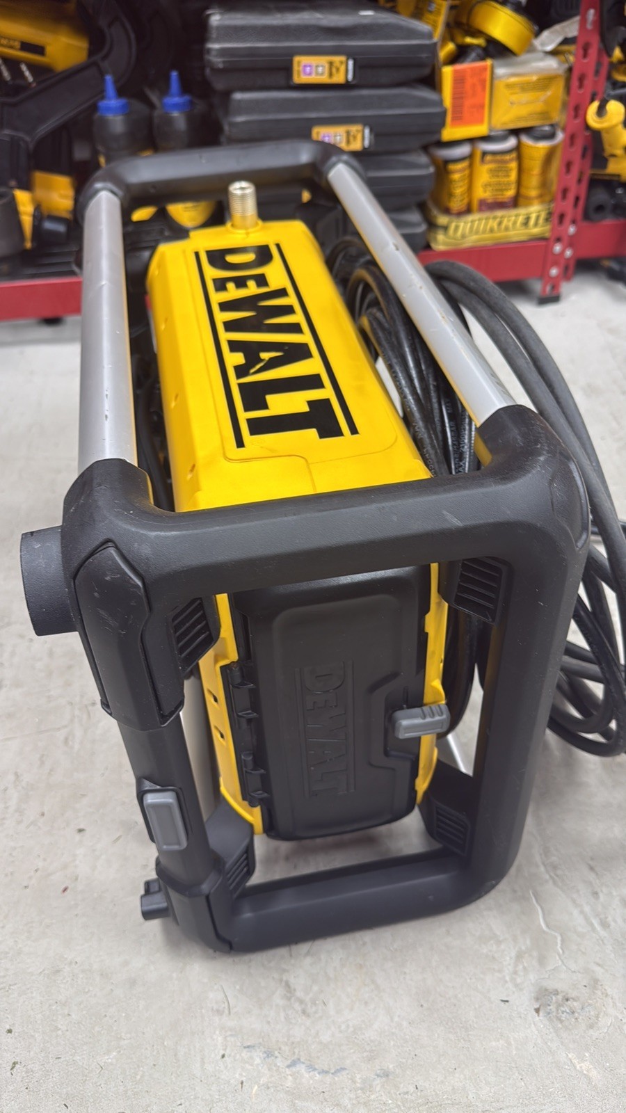 DeWALT 2100 PSI 1.2 GPM Electric Pressure Washer – Tested & Working