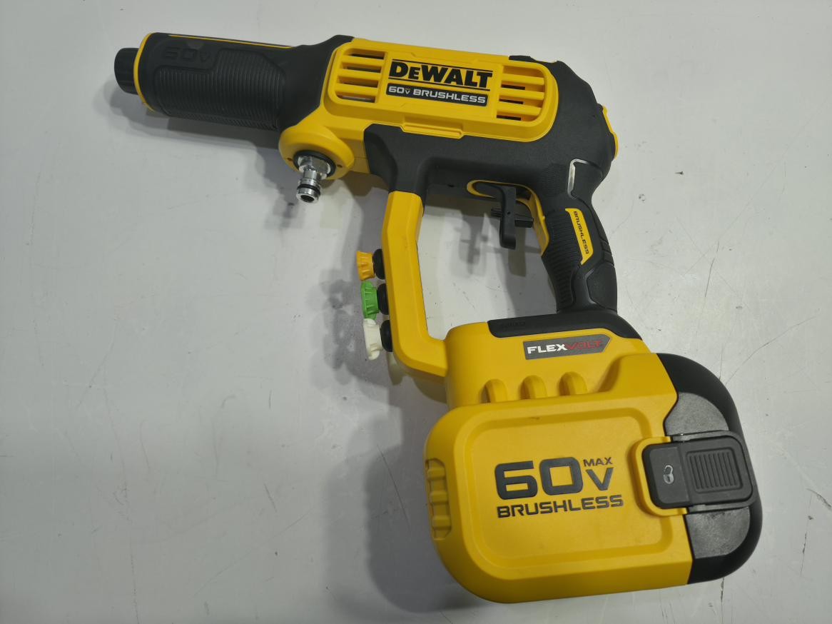 DEWALT PRESSURE WASHER DCPW1000 (P11037212)