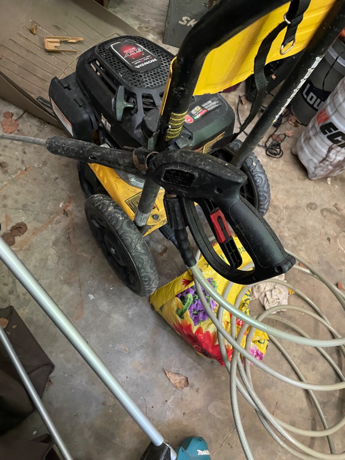 dewalt 3300 psi pressure washer with soap mixing tank